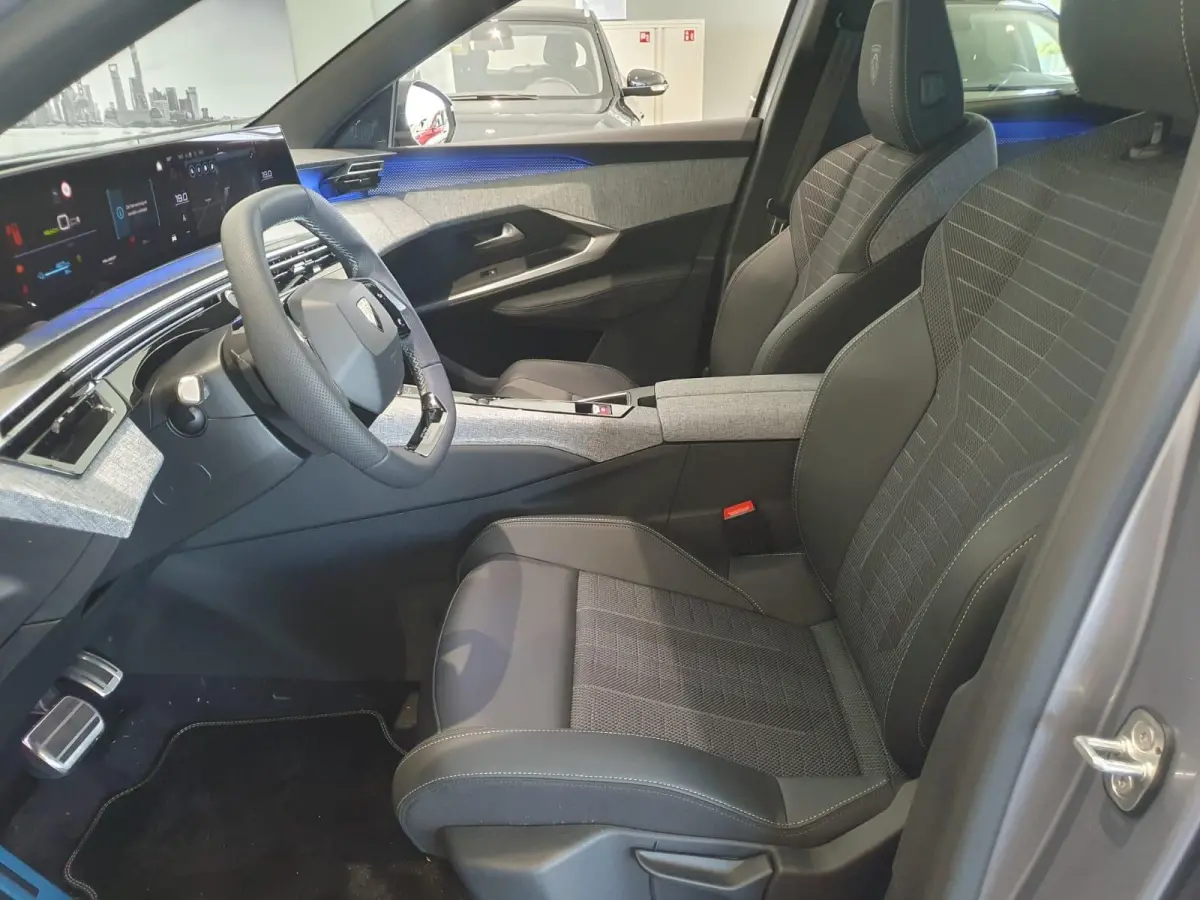 GT 73 kWh | 360 graden camera | Voorstoelen verwarmd | Climate control | Apple Carplay/Android Auto