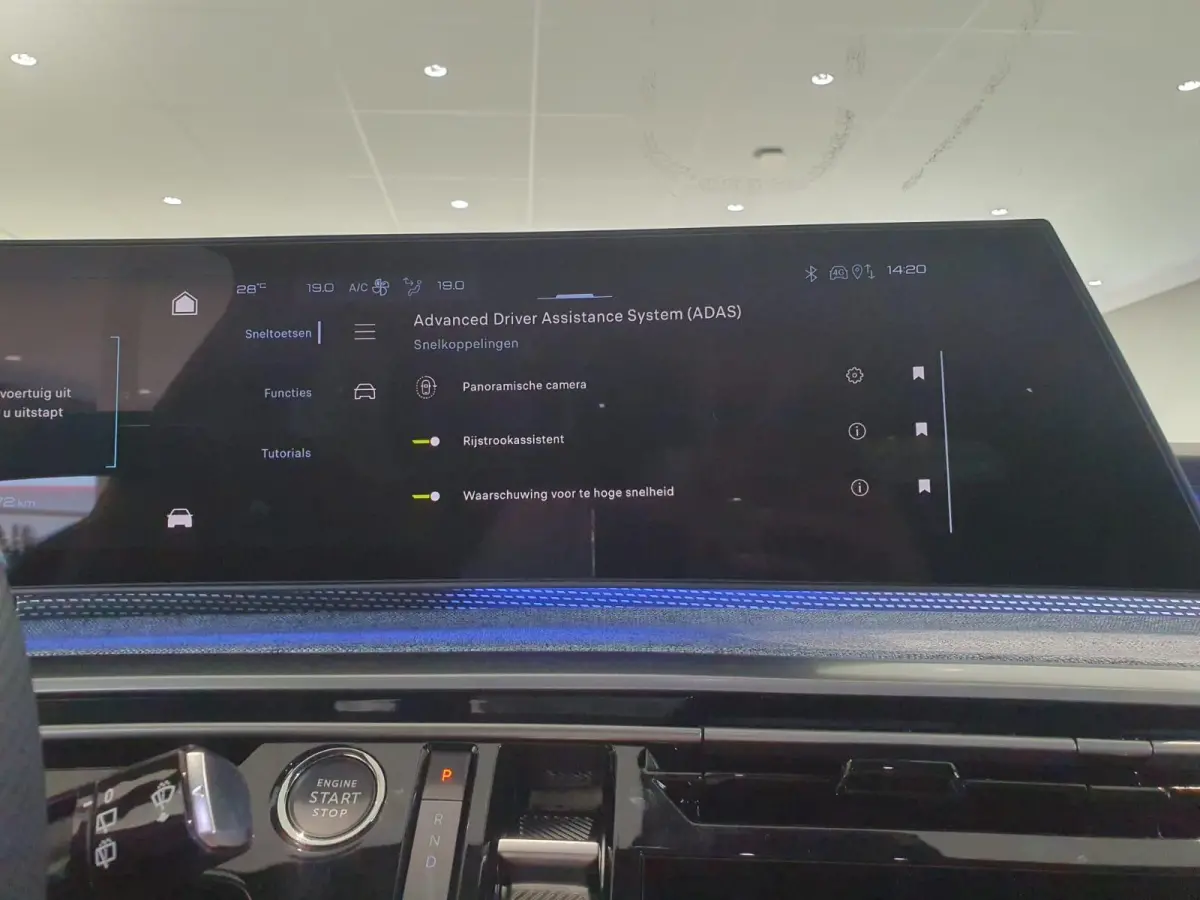 GT 73 kWh | 360 graden camera | Voorstoelen verwarmd | Climate control | Apple Carplay/Android Auto