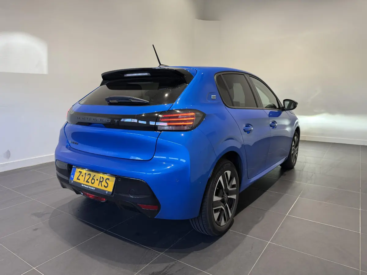 E-Style | Stoelverwarming | Apple Carplay & Android Auto | Parkeersensoren |