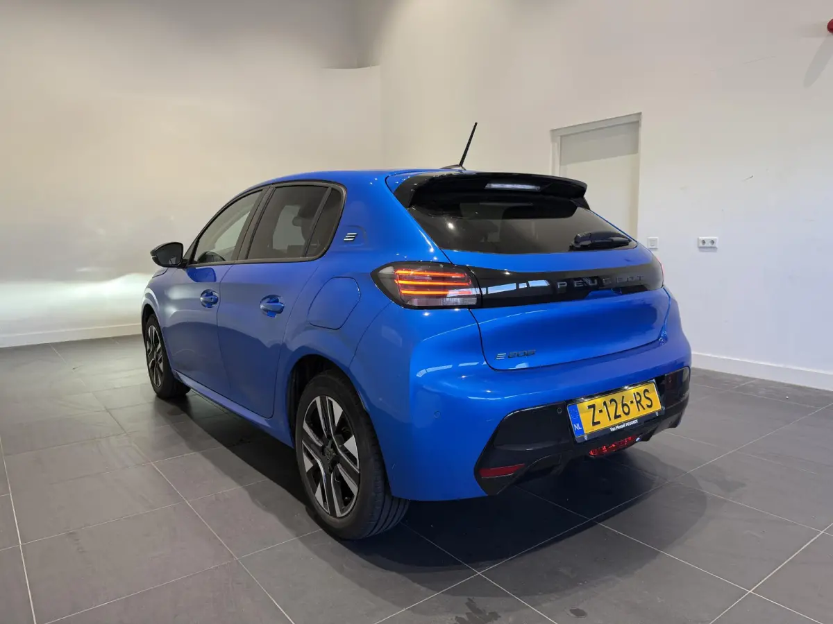 E-Style | Stoelverwarming | Apple Carplay & Android Auto | Parkeersensoren |