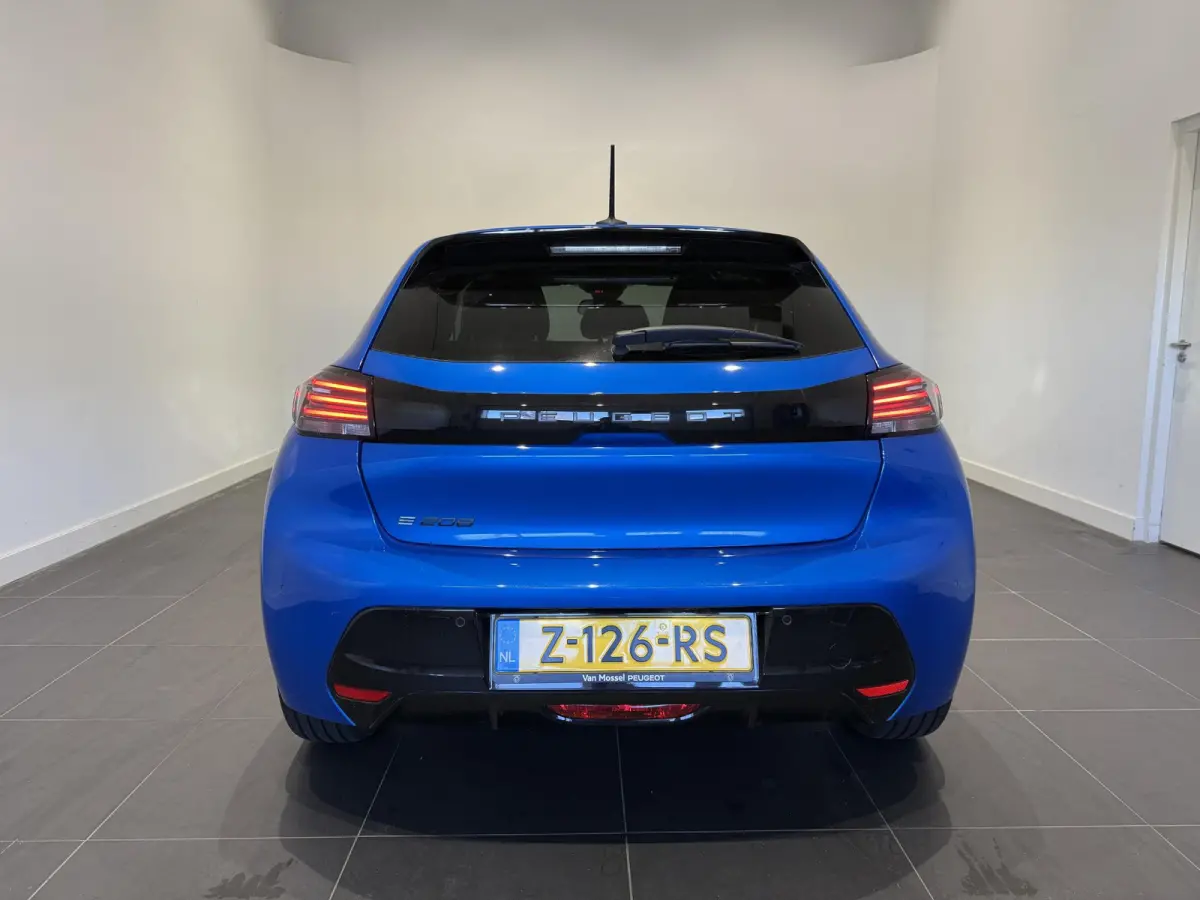 E-Style | Stoelverwarming | Apple Carplay & Android Auto | Parkeersensoren |