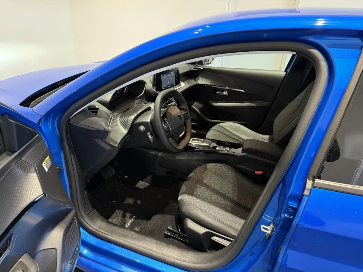 E-Style | Stoelverwarming | Apple Carplay & Android Auto | Parkeersensoren |