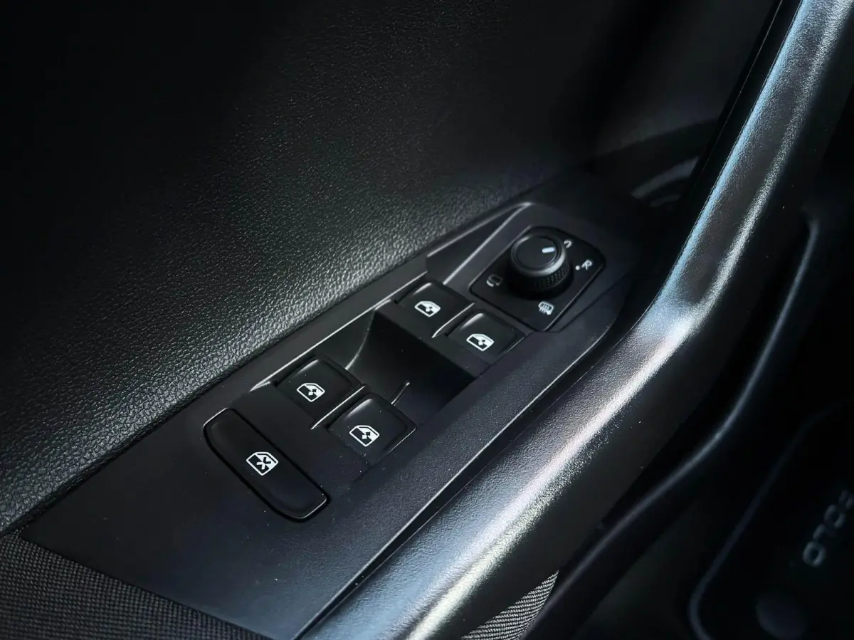 1.0 TSI 95pk Life | App Connect | Adaptive Cruise | Airco