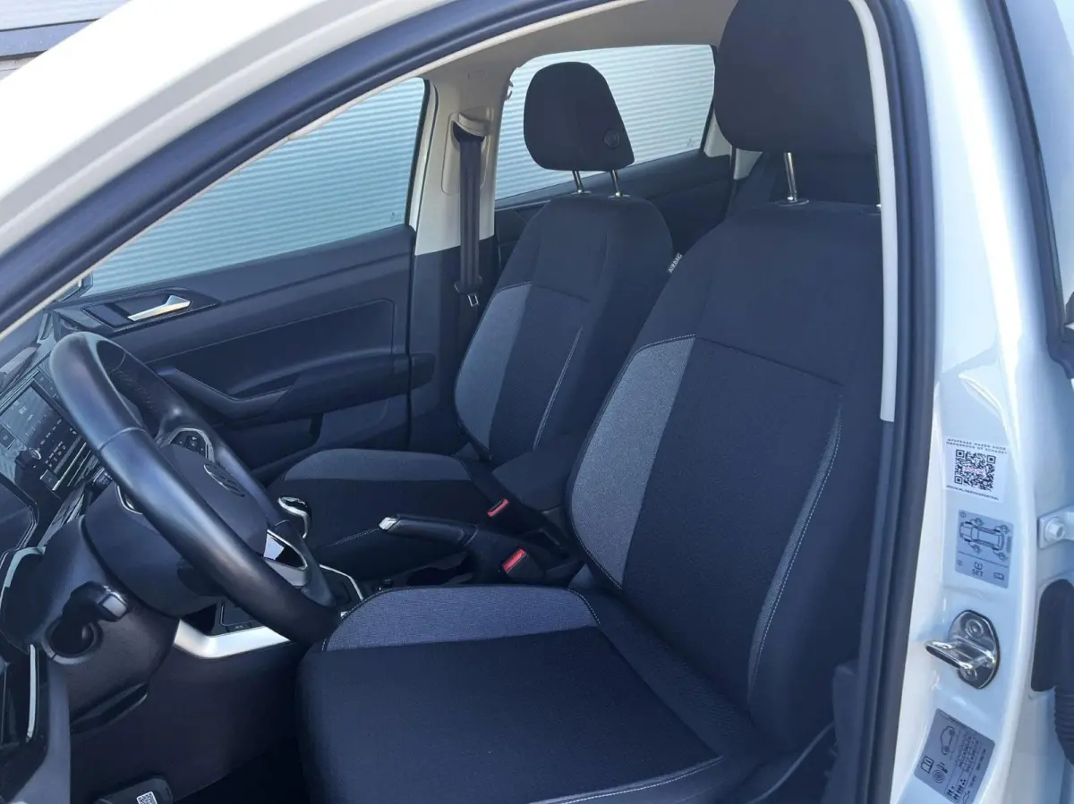 1.0 TSI 95pk Life | App Connect | Adaptive Cruise | Airco