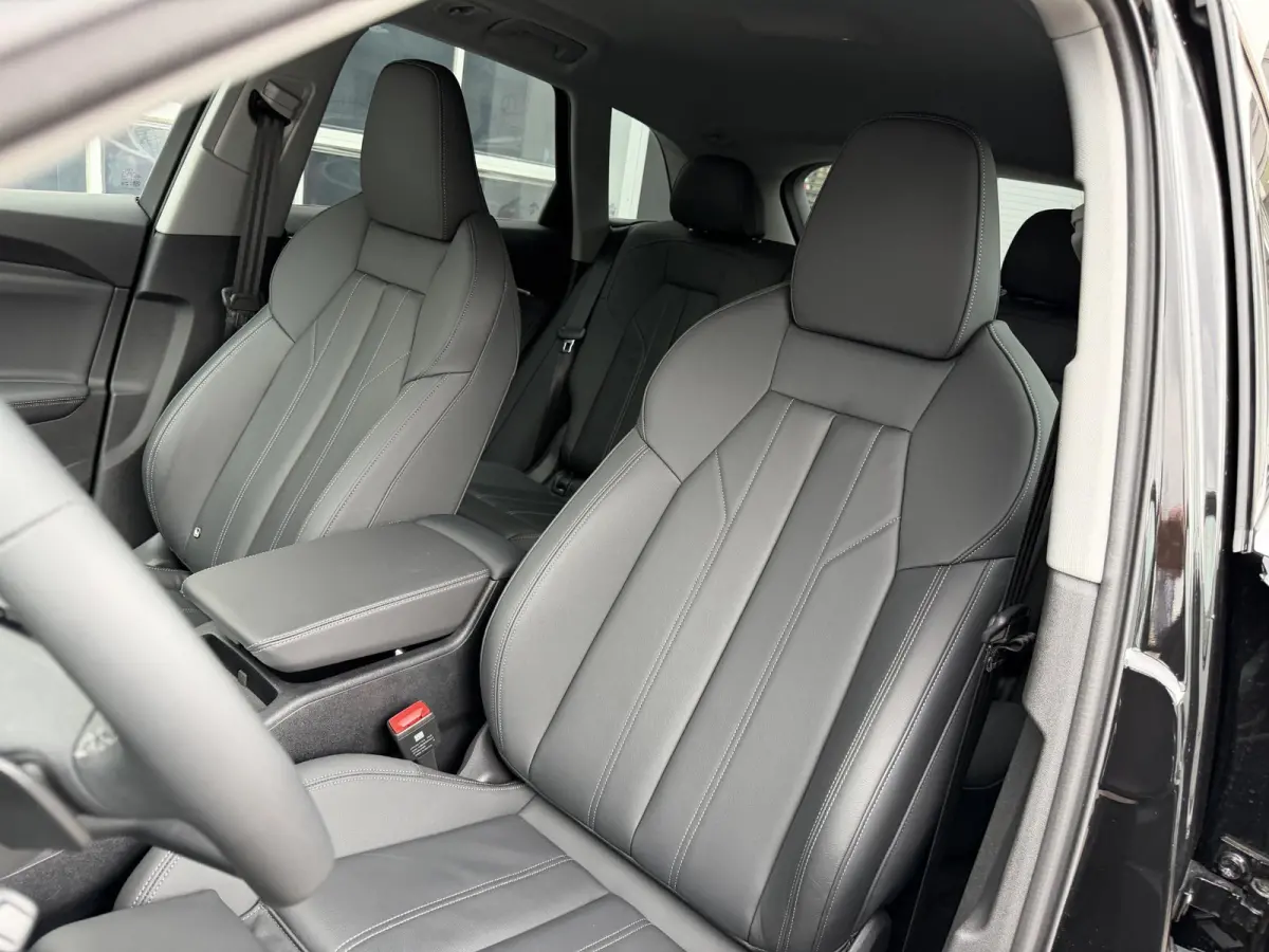 2.0 TFSI e-hybrid quattro Advanced edition 299 PK | Automaat | Tech plus | Trekhaak | Camera | Navigatie | Lichtmetalen velgen |
