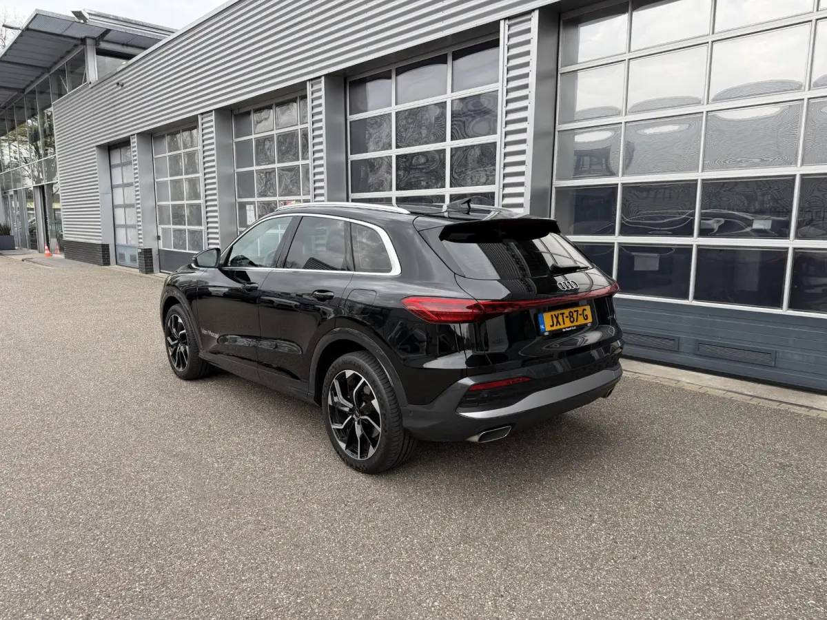 2.0 TFSI e-hybrid quattro Advanced edition 299 PK | Automaat | Tech plus | Trekhaak | Camera | Navigatie | Lichtmetalen velgen |