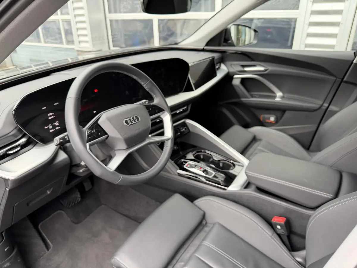 2.0 TFSI e-hybrid quattro Advanced edition 299 PK | Automaat | Tech plus | Trekhaak | Camera | Navigatie | Lichtmetalen velgen |