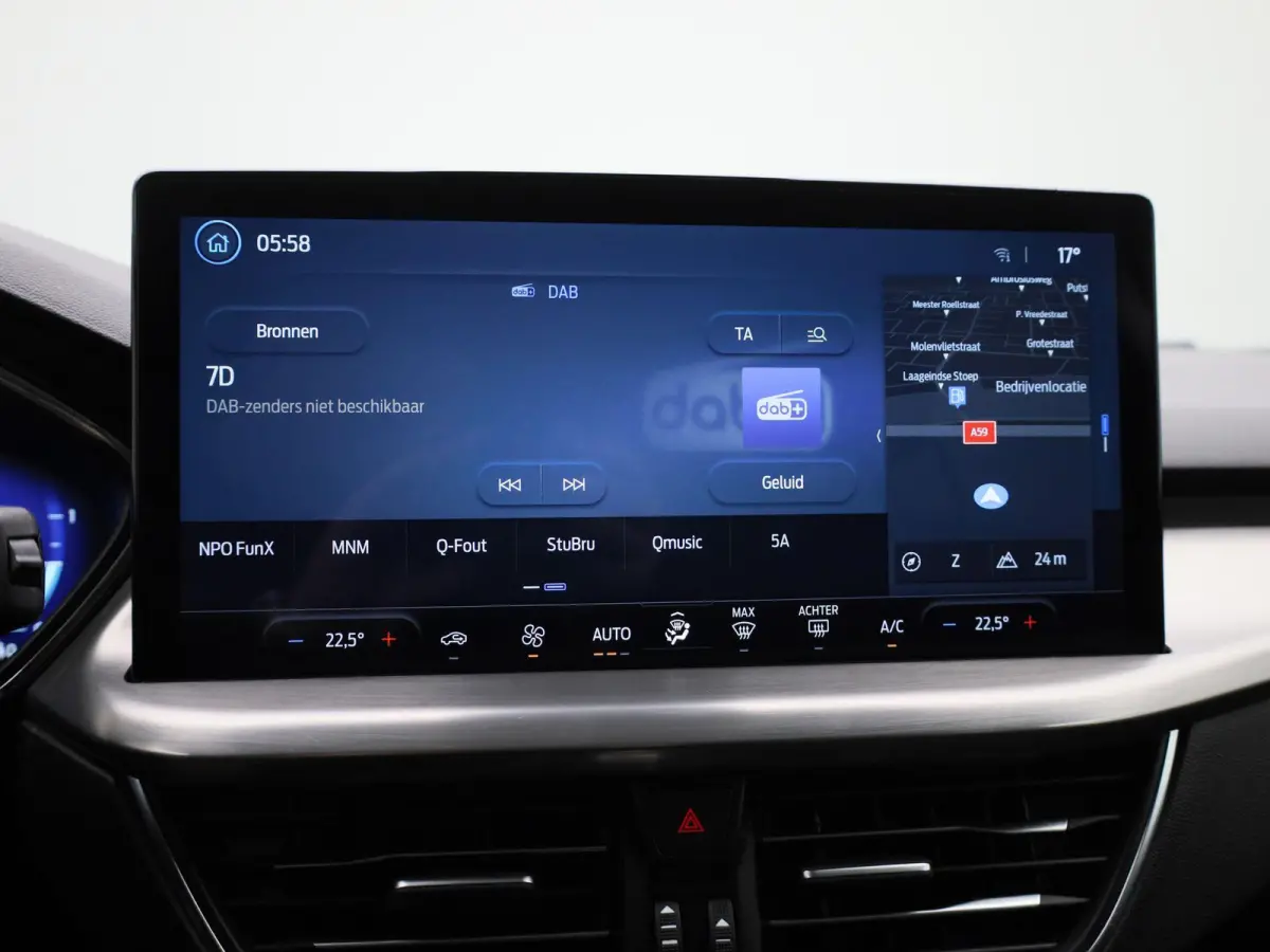 1.0 EcoBoost Hybrid Titanium X Automaat | Apple/Android Play | Camera | Cruise | DAB | Full LED | Keyless Entry/Go | Navi | PDC V+A | 12 Maand BOVAG Garantie! |