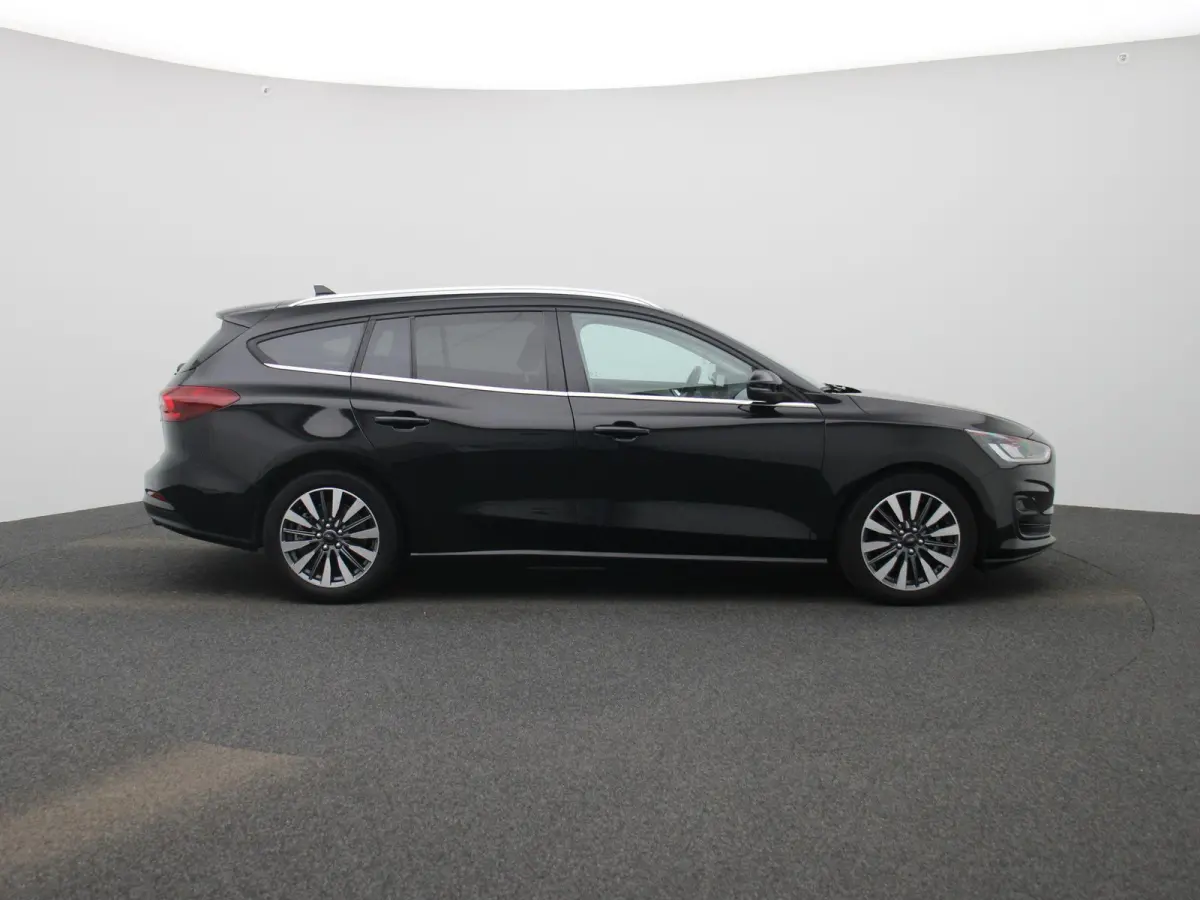 1.0 EcoBoost Hybrid Titanium X Automaat | Apple/Android Play | Camera | Cruise | DAB | Full LED | Keyless Entry/Go | Navi | PDC V+A | 12 Maand BOVAG Garantie! |