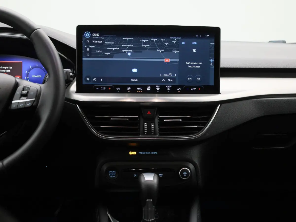 1.0 EcoBoost Hybrid Titanium X Automaat | Apple/Android Play | Camera | Cruise | DAB | Full LED | Keyless Entry/Go | Navi | PDC V+A | 12 Maand BOVAG Garantie! |