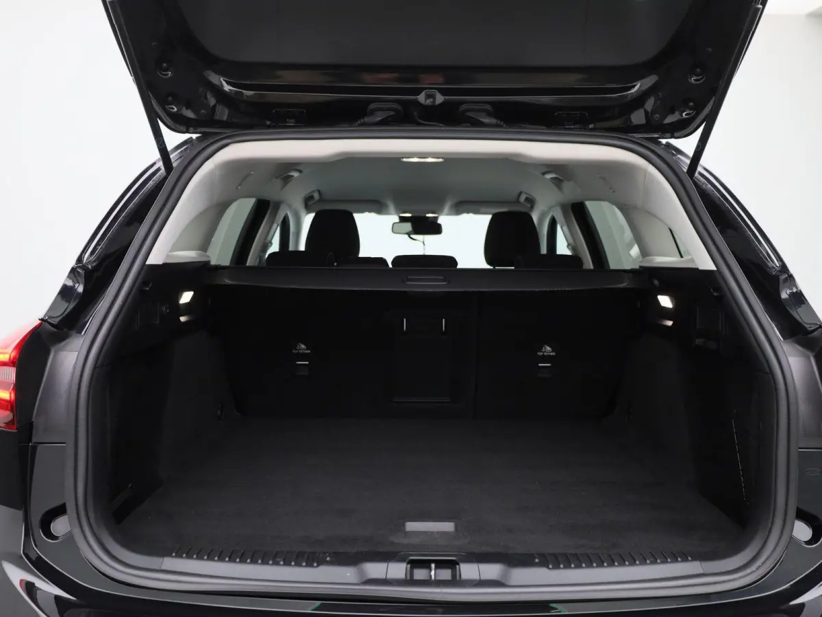 1.0 EcoBoost Hybrid Titanium X Automaat | Apple/Android Play | Camera | Cruise | DAB | Full LED | Keyless Entry/Go | Navi | PDC V+A | 12 Maand BOVAG Garantie! |