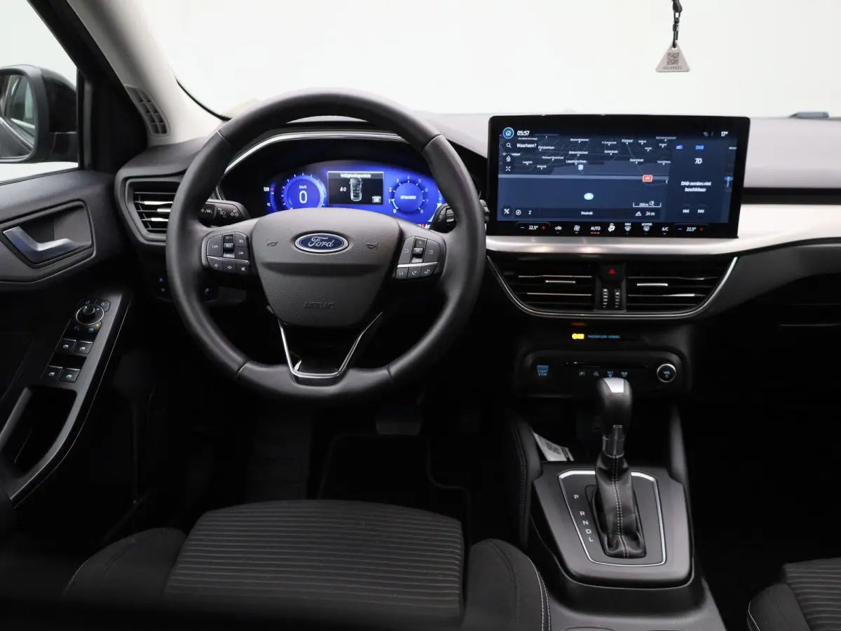 1.0 EcoBoost Hybrid Titanium X Automaat | Apple/Android Play | Camera | Cruise | DAB | Full LED | Keyless Entry/Go | Navi | PDC V+A | 12 Maand BOVAG Garantie! |