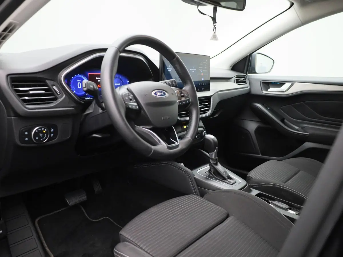1.0 EcoBoost Hybrid Titanium X Automaat | Apple/Android Play | Camera | Cruise | DAB | Full LED | Keyless Entry/Go | Navi | PDC V+A | 12 Maand BOVAG Garantie! |