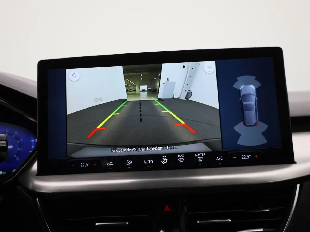 1.0 EcoBoost Hybrid Titanium X Automaat | Apple/Android Play | Camera | Cruise | DAB | Full LED | Keyless Entry/Go | Navi | PDC V+A | 12 Maand BOVAG Garantie! |
