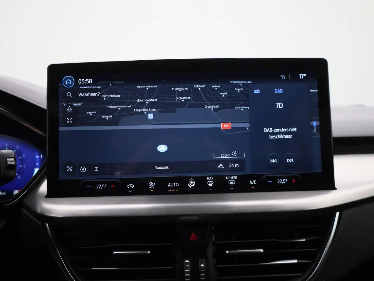 1.0 EcoBoost Hybrid Titanium X Automaat | Apple/Android Play | Camera | Cruise | DAB | Full LED | Keyless Entry/Go | Navi | PDC V+A | 12 Maand BOVAG Garantie! |