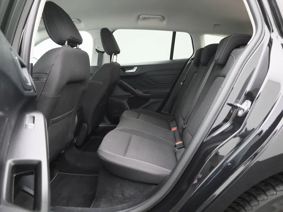 1.0 EcoBoost Hybrid Titanium X Automaat | Apple/Android Play | Camera | Cruise | DAB | Full LED | Keyless Entry/Go | Navi | PDC V+A | 12 Maand BOVAG Garantie! |