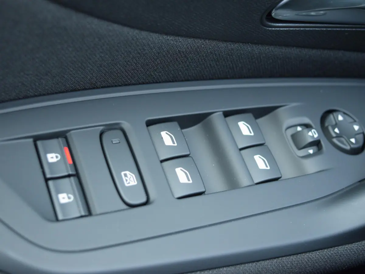 1.2 Hybrid 145 e-DCS6 Business | 145 PK | TREKHAAK | NIEUWE MODEL | ACTIEPRIJS!