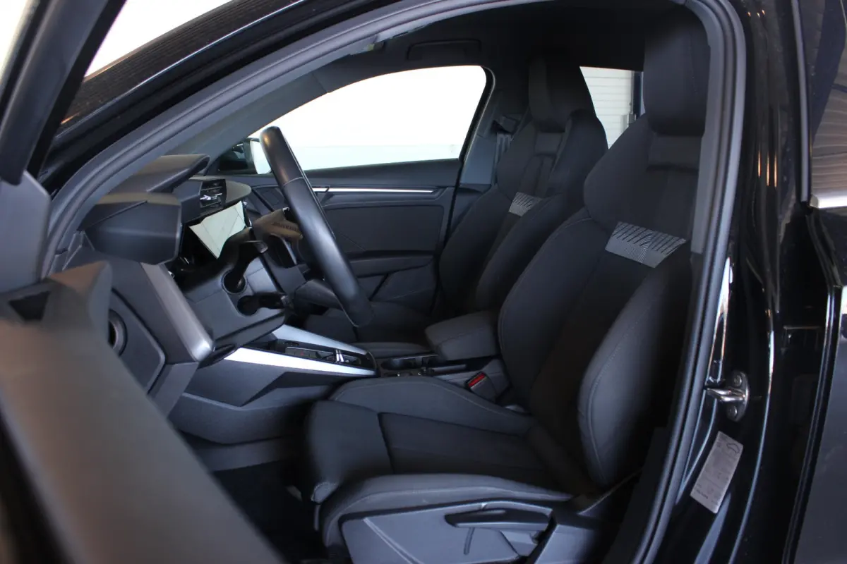 35 TFSI S-Line Edition Carplay | Adapt. Cruise | Privacy glass | Sportstoelen | Stoelverw. | Navi | 18" LMV | PDC