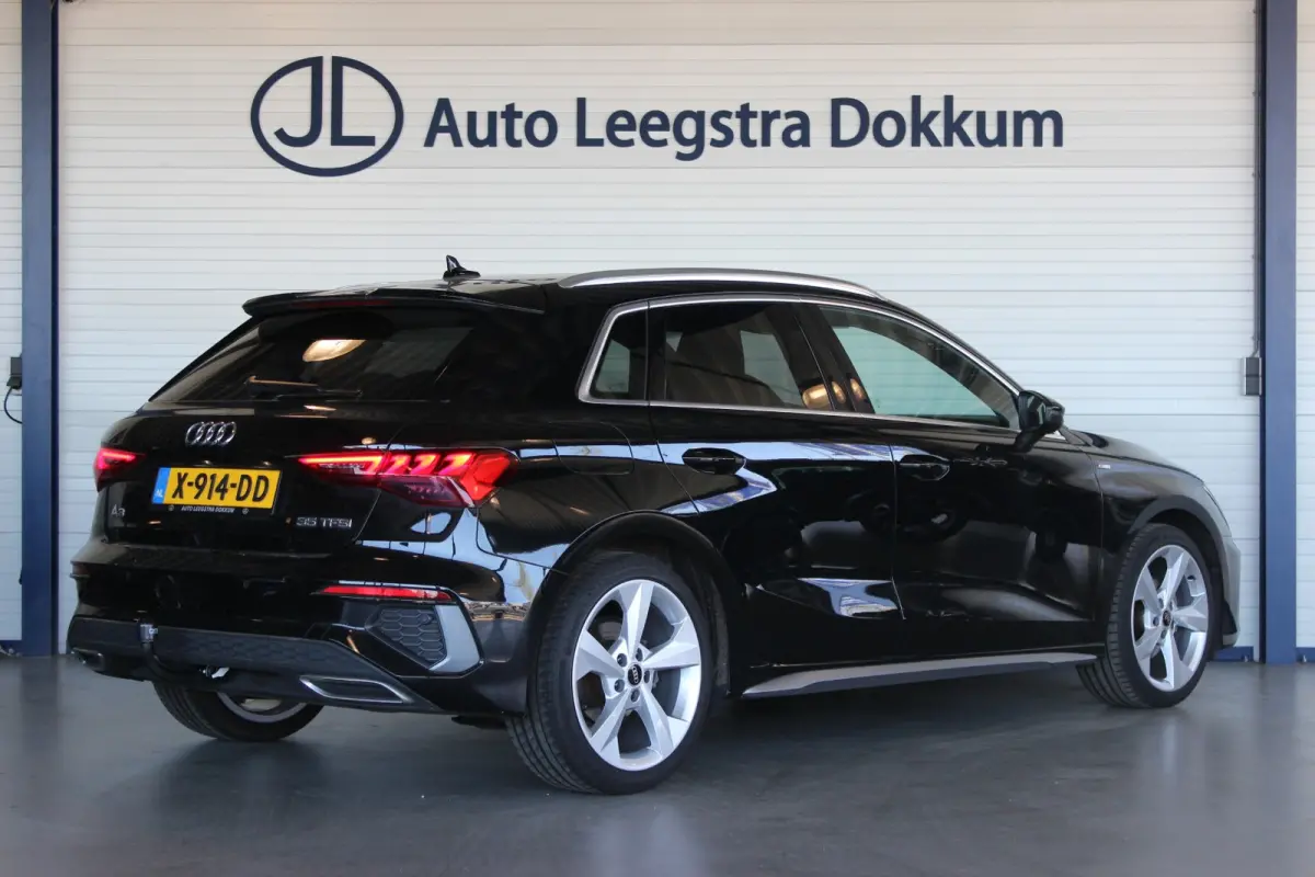 35 TFSI S-Line Edition Carplay | Adapt. Cruise | Privacy glass | Sportstoelen | Stoelverw. | Navi | 18" LMV | PDC