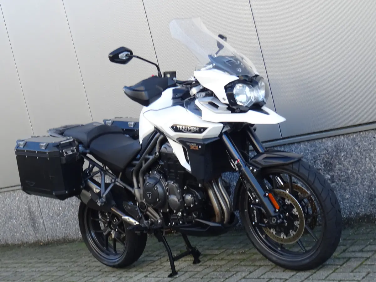 EXPLORER 1200 XRX