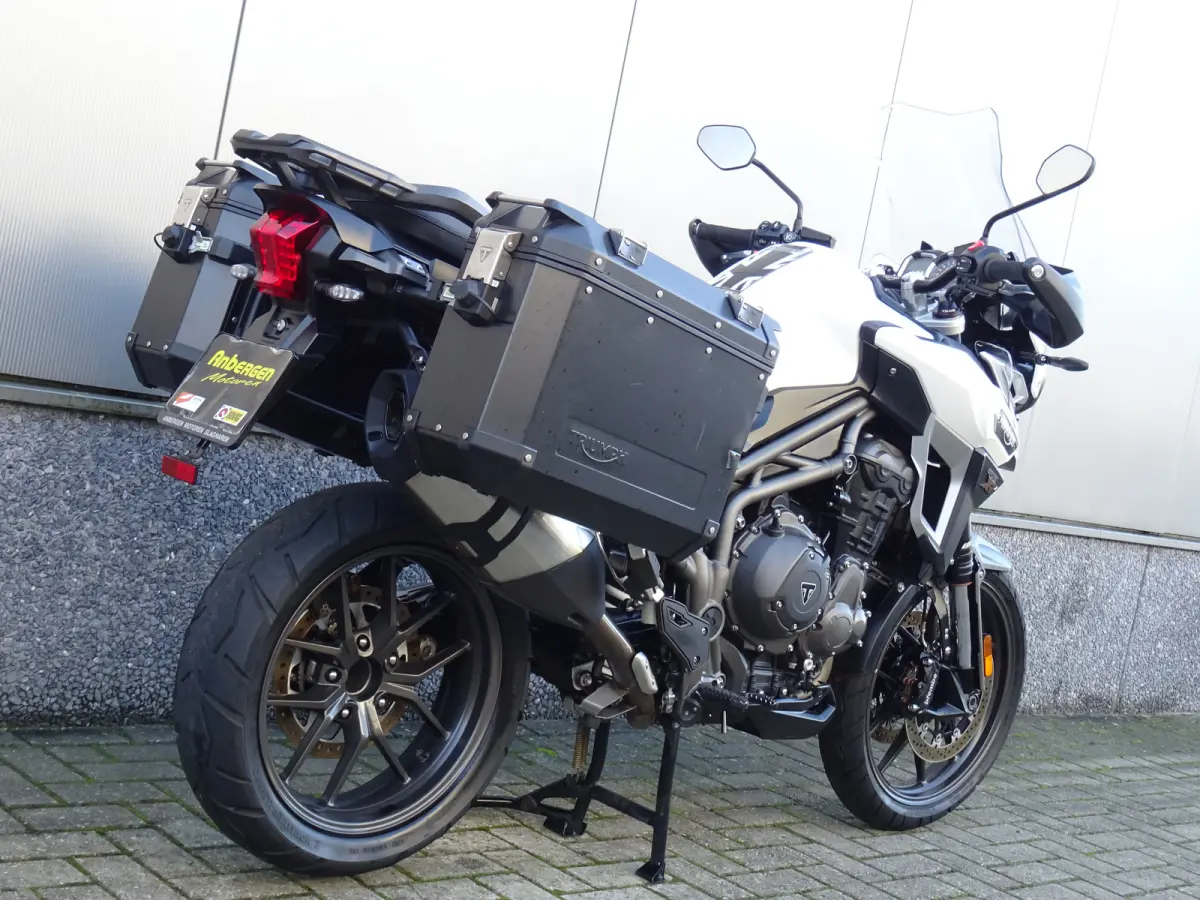 EXPLORER 1200 XRX