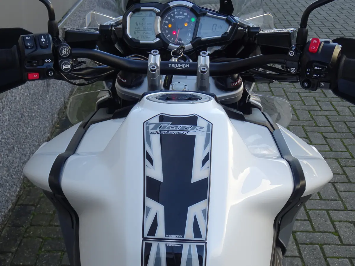 EXPLORER 1200 XRX