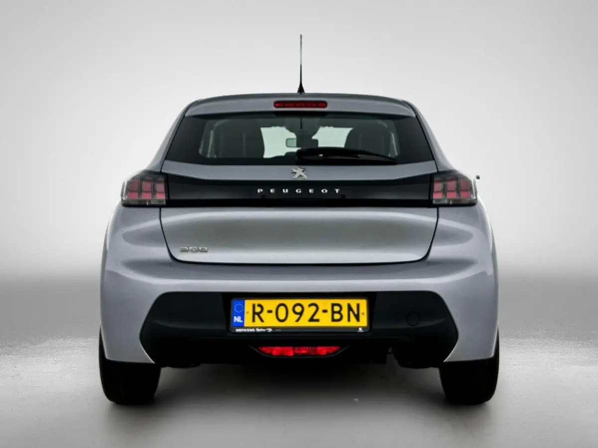 1.2 PureTech Active | Navigatie | Airco | Cruise Control | DAB Ontvanger | LED Dagrijverlichting | Bluetooth | Lederen Stuurwiel | Centrale Deurvergrendeling met Afstandsbediening |