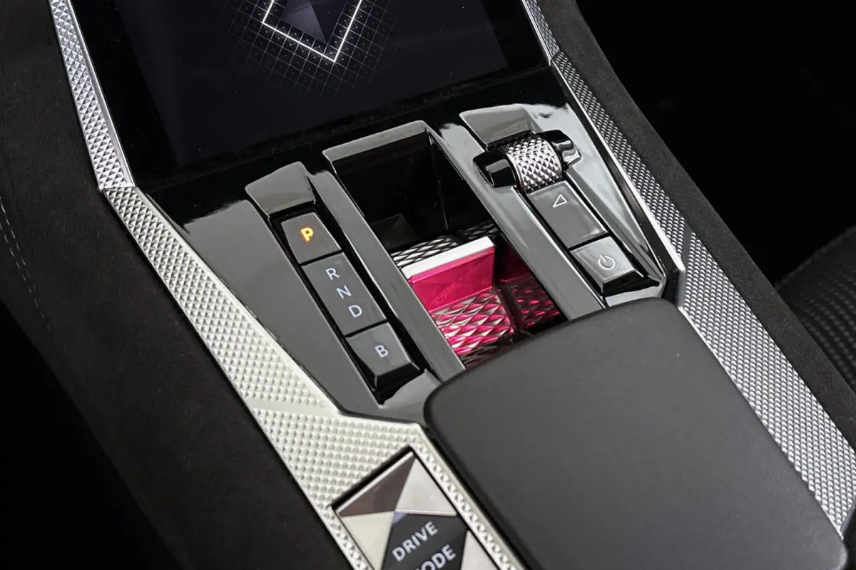 E-Tense Performance Line Navigatie Apple CarPlay 19" LMW