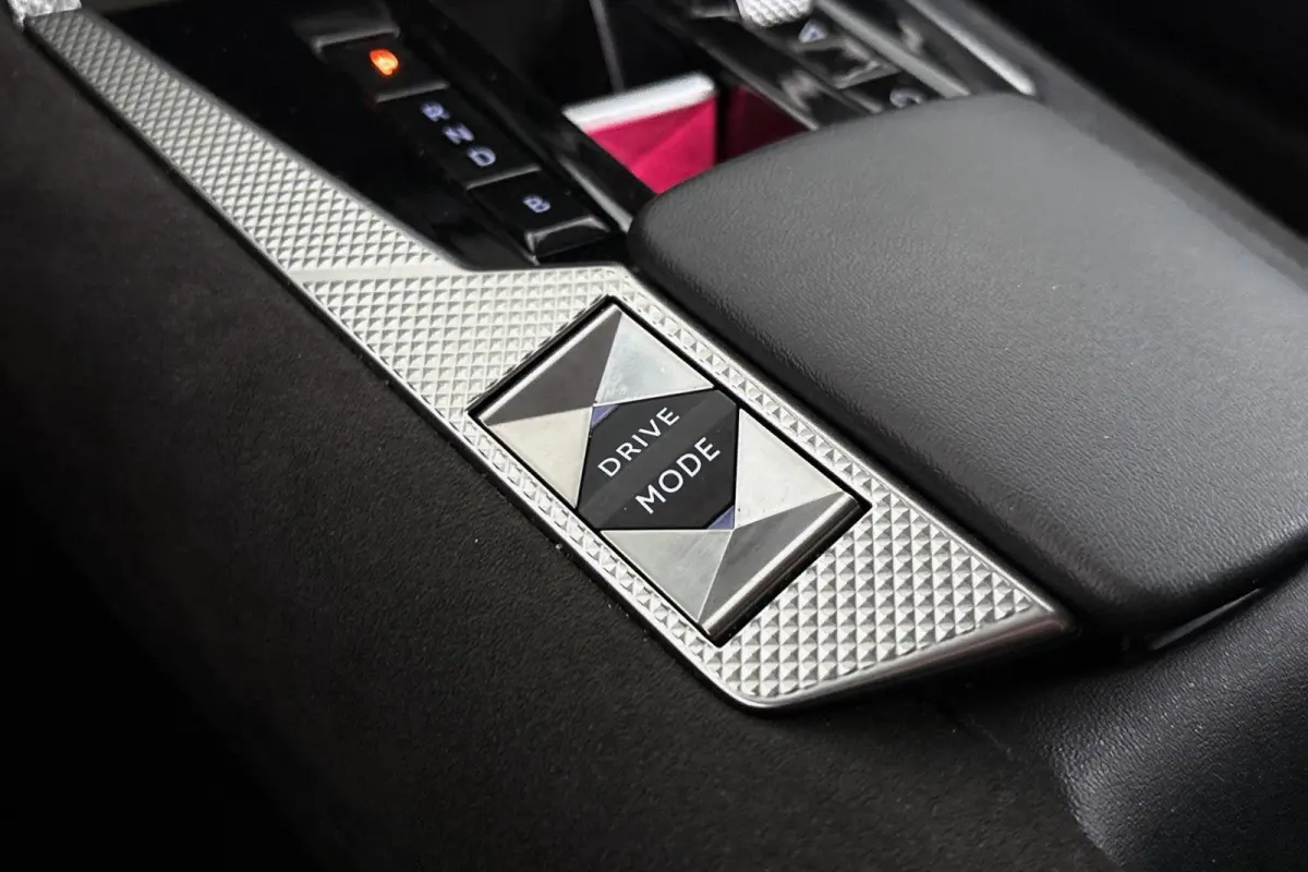 E-Tense Performance Line Navigatie Apple CarPlay 19" LMW