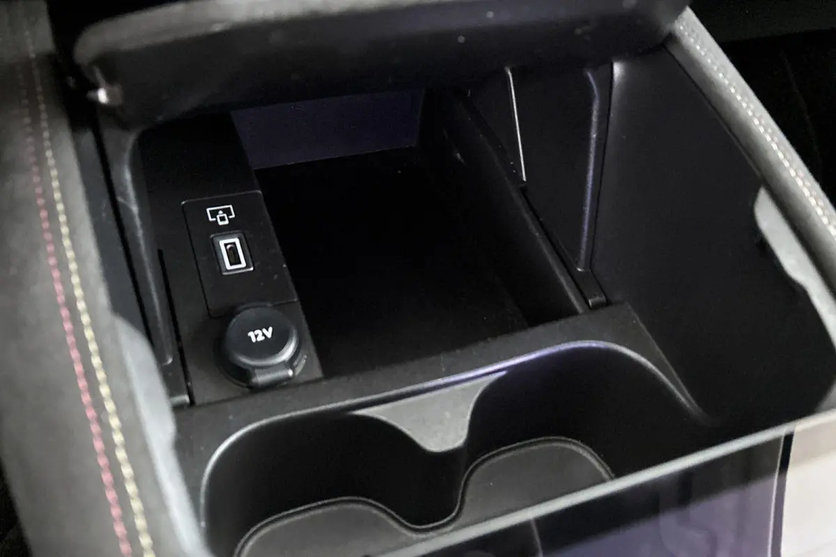 E-Tense Performance Line Navigatie Apple CarPlay 19" LMW