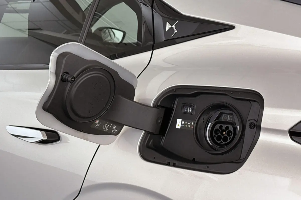 E-Tense Performance Line Navigatie Apple CarPlay 19" LMW