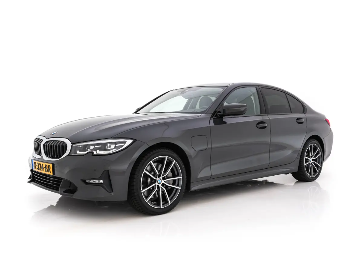 330e eDrive Edition (Plug-In) (INCL-BTW) Aut. *LEATHER | FULL-LED | DIGI-COCKPIT | HEATED-SPORTSEATS | PRIVACYGLASS | AMBIENTLIGHT | DAB | NAVI-FULLMAP | ECC | CARPLAY | PDC | CRUI/SE | 18''