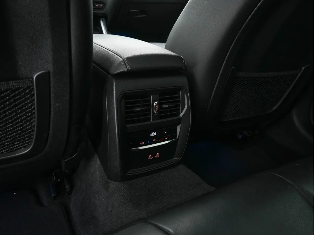 330e eDrive Edition (Plug-In) (INCL-BTW) Aut. *LEATHER | FULL-LED | DIGI-COCKPIT | HEATED-SPORTSEATS | PRIVACYGLASS | AMBIENTLIGHT | DAB | NAVI-FULLMAP | ECC | CARPLAY | PDC | CRUI/SE | 18''