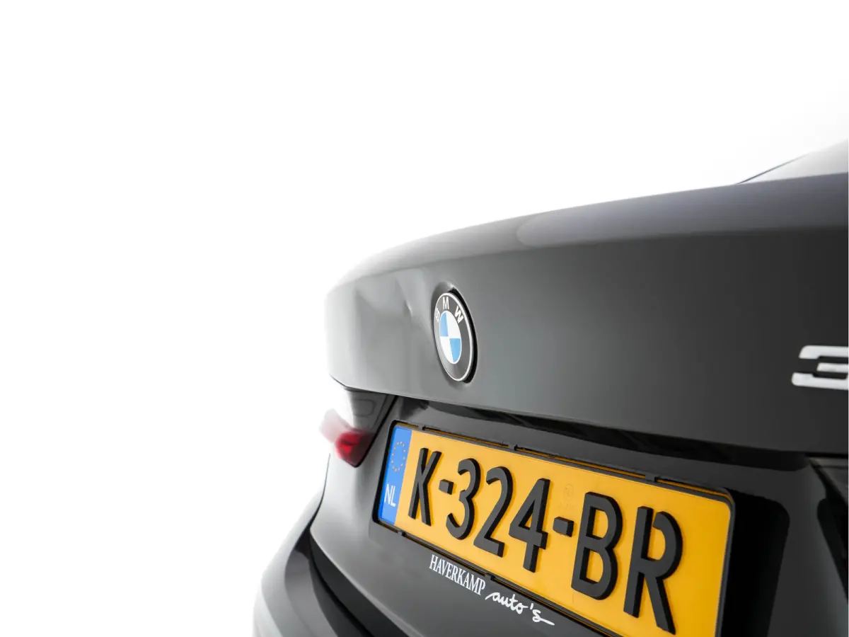 330e eDrive Edition (Plug-In) (INCL-BTW) Aut. *LEATHER | FULL-LED | DIGI-COCKPIT | HEATED-SPORTSEATS | PRIVACYGLASS | AMBIENTLIGHT | DAB | NAVI-FULLMAP | ECC | CARPLAY | PDC | CRUI/SE | 18''
