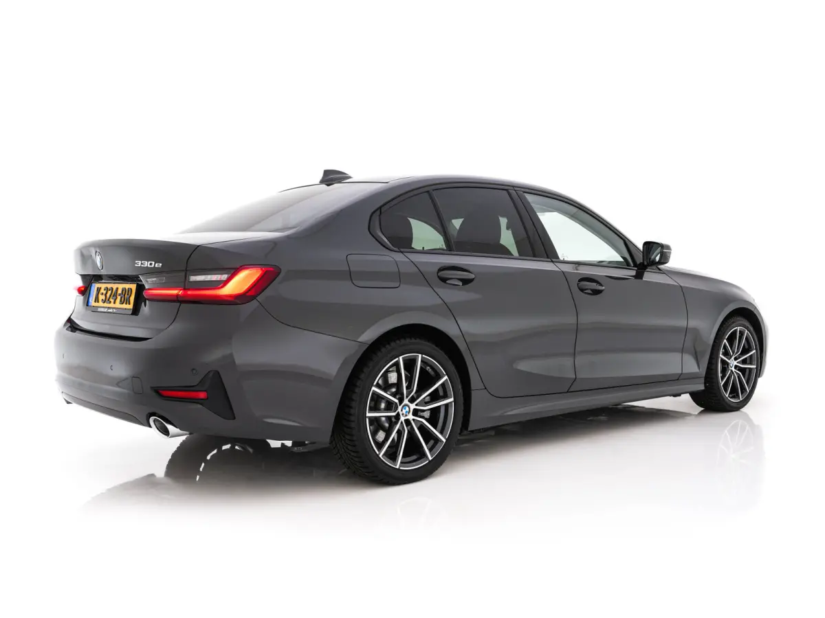 330e eDrive Edition (Plug-In) (INCL-BTW) Aut. *LEATHER | FULL-LED | DIGI-COCKPIT | HEATED-SPORTSEATS | PRIVACYGLASS | AMBIENTLIGHT | DAB | NAVI-FULLMAP | ECC | CARPLAY | PDC | CRUI/SE | 18''