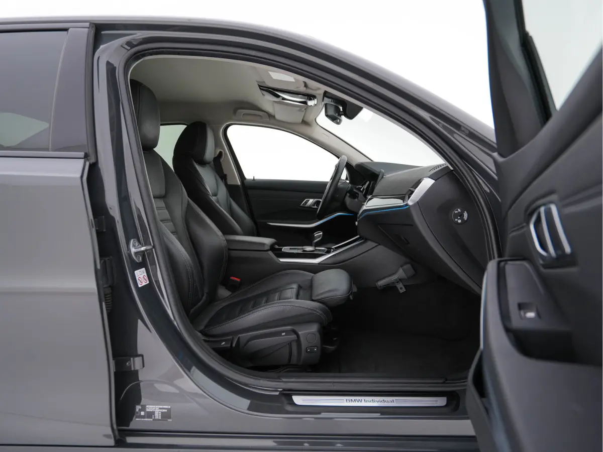 330e eDrive Edition (Plug-In) (INCL-BTW) Aut. *LEATHER | FULL-LED | DIGI-COCKPIT | HEATED-SPORTSEATS | PRIVACYGLASS | AMBIENTLIGHT | DAB | NAVI-FULLMAP | ECC | CARPLAY | PDC | CRUI/SE | 18''