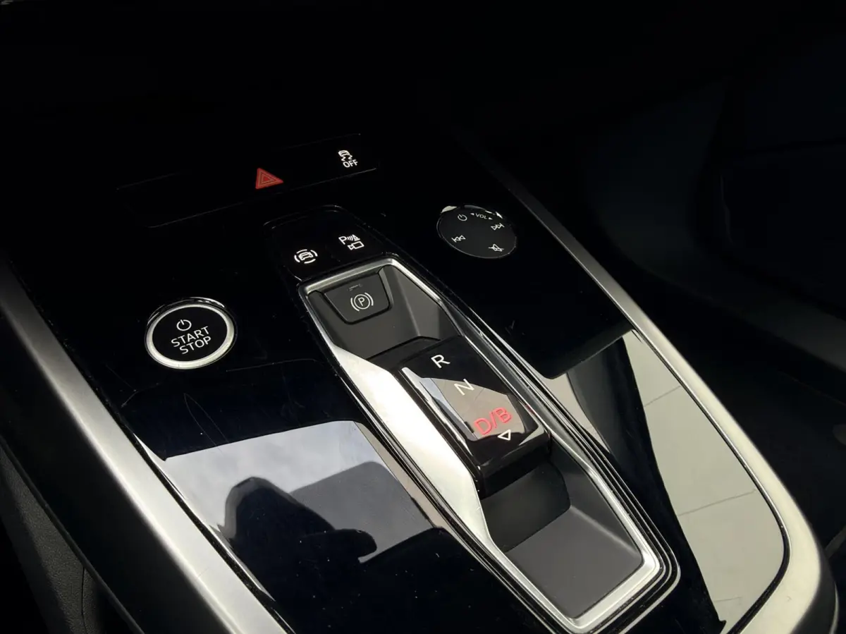 40 Launch edition Advanced Plus 77 kWh 1e eig|1 jaar garantie!|Warmtepomp|Dealer OH|
