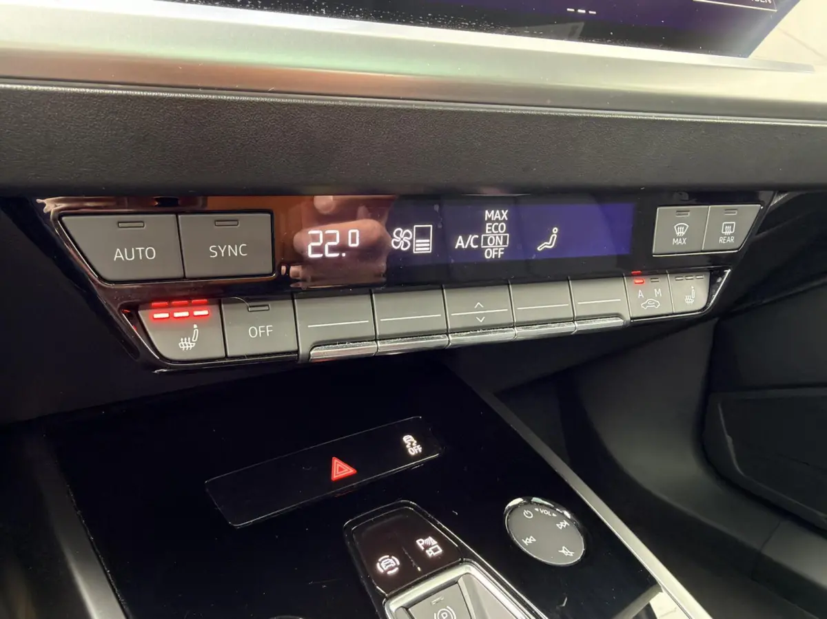 40 Launch edition Advanced Plus 77 kWh 1e eig|1 jaar garantie!|Warmtepomp|Dealer OH|