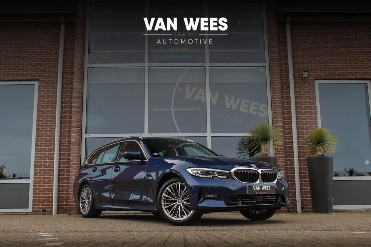 320e High Executive Sport Line | 1e eigenaar | NL auto | Driving Assistant | HiFi audio | LED | 18 inch | Stoelverwarming | DAB | Carplay | Navigatie | PDC