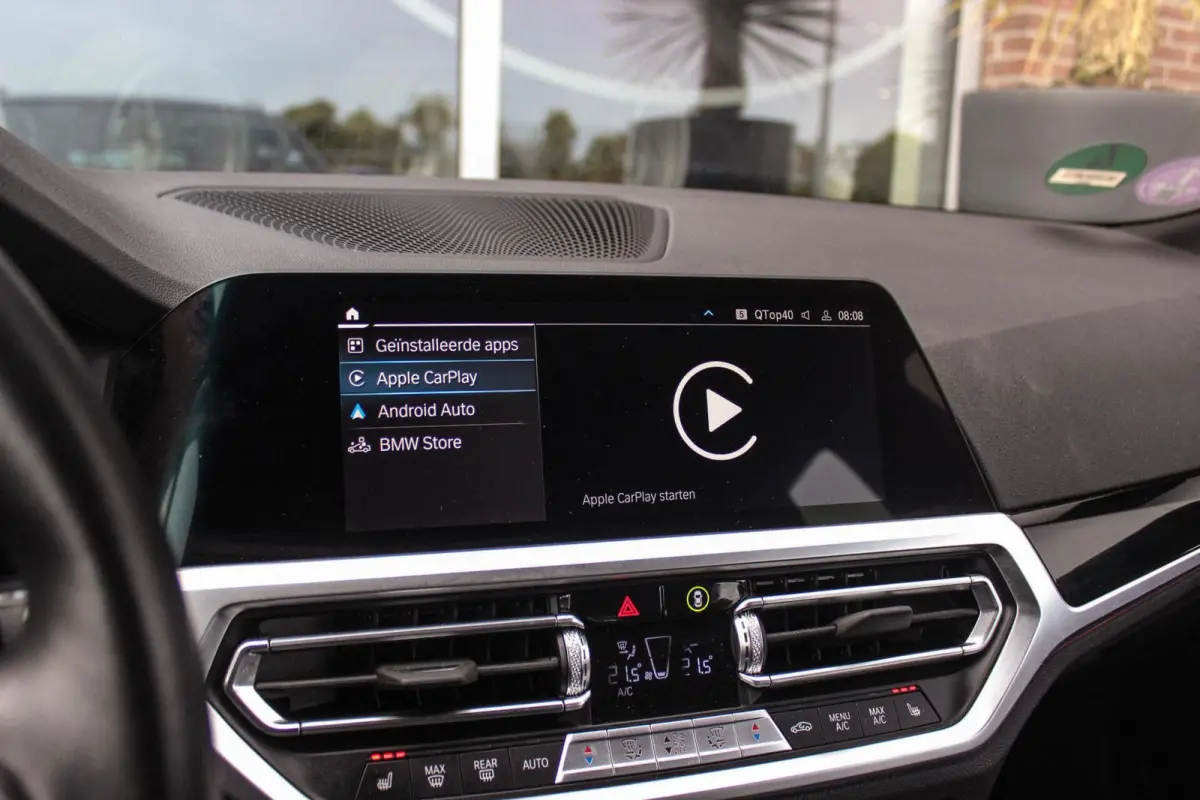 320e High Executive Sport Line | 1e eigenaar | NL auto | Driving Assistant | HiFi audio | LED | 18 inch | Stoelverwarming | DAB | Carplay | Navigatie | PDC