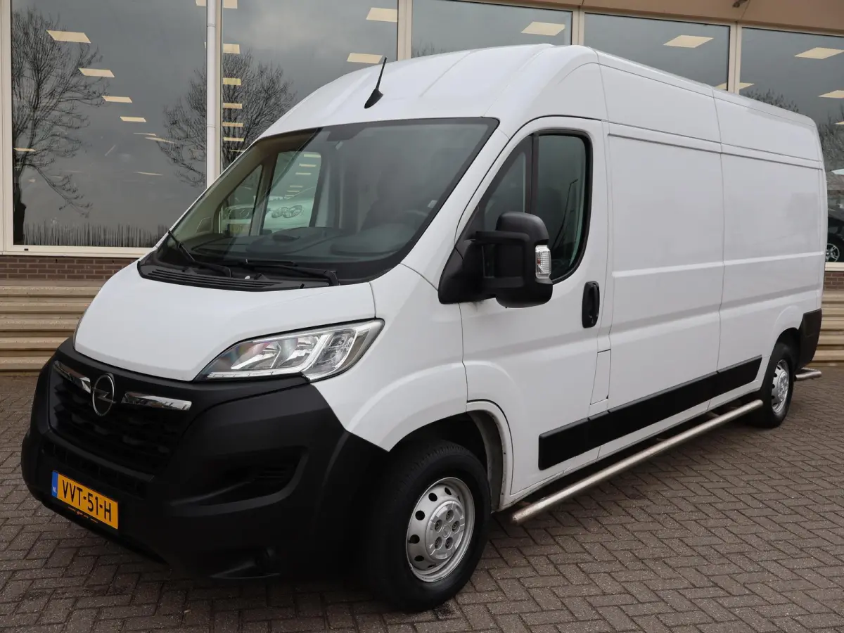 2.2D 120 L3H2 + APPLE CARPLAY | ANDROID AUTO | CAMERA | SIDEBARS | CRUISE | GEVEERDE STOEL