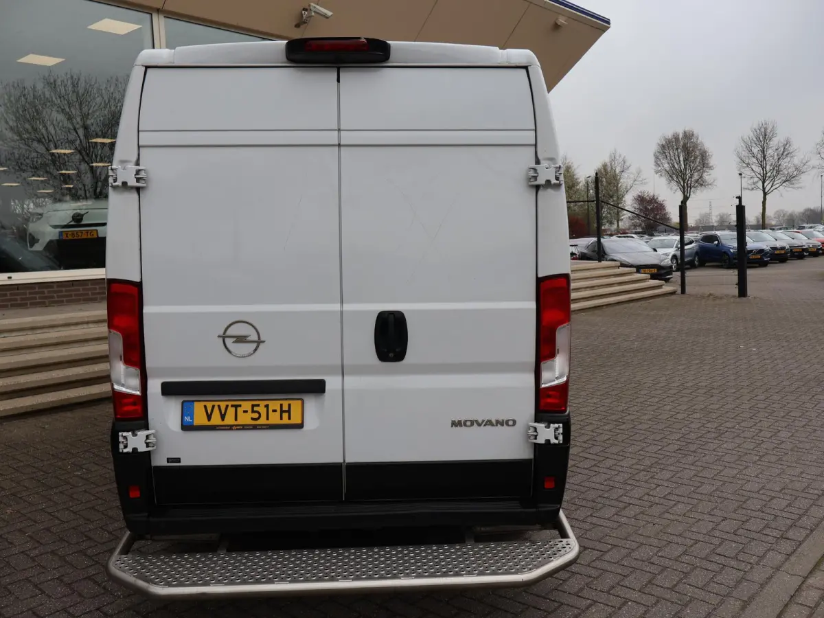 2.2D 120 L3H2 + APPLE CARPLAY | ANDROID AUTO | CAMERA | SIDEBARS | CRUISE | GEVEERDE STOEL