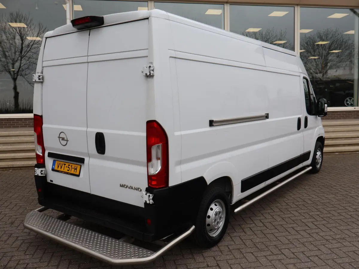 2.2D 120 L3H2 + APPLE CARPLAY | ANDROID AUTO | CAMERA | SIDEBARS | CRUISE | GEVEERDE STOEL