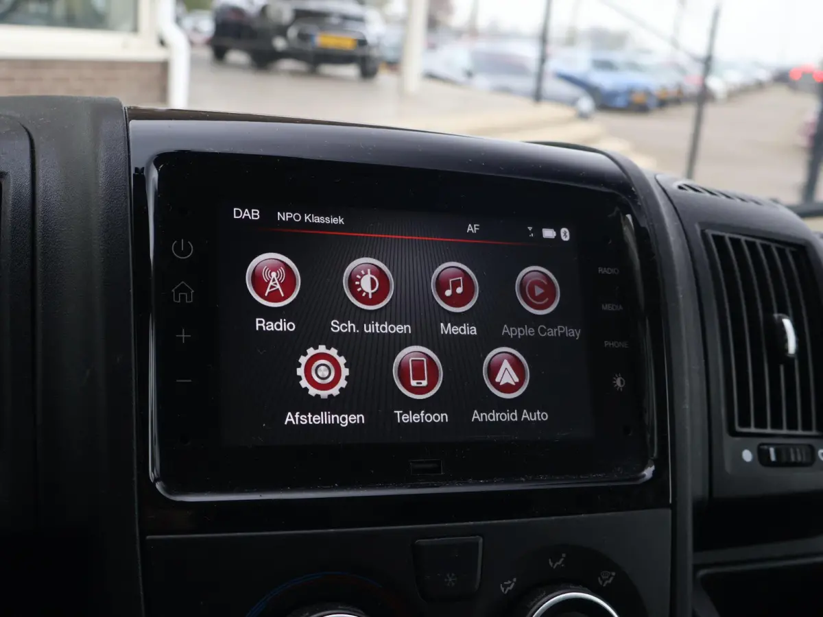 2.2D 120 L3H2 + APPLE CARPLAY | ANDROID AUTO | CAMERA | SIDEBARS | CRUISE | GEVEERDE STOEL