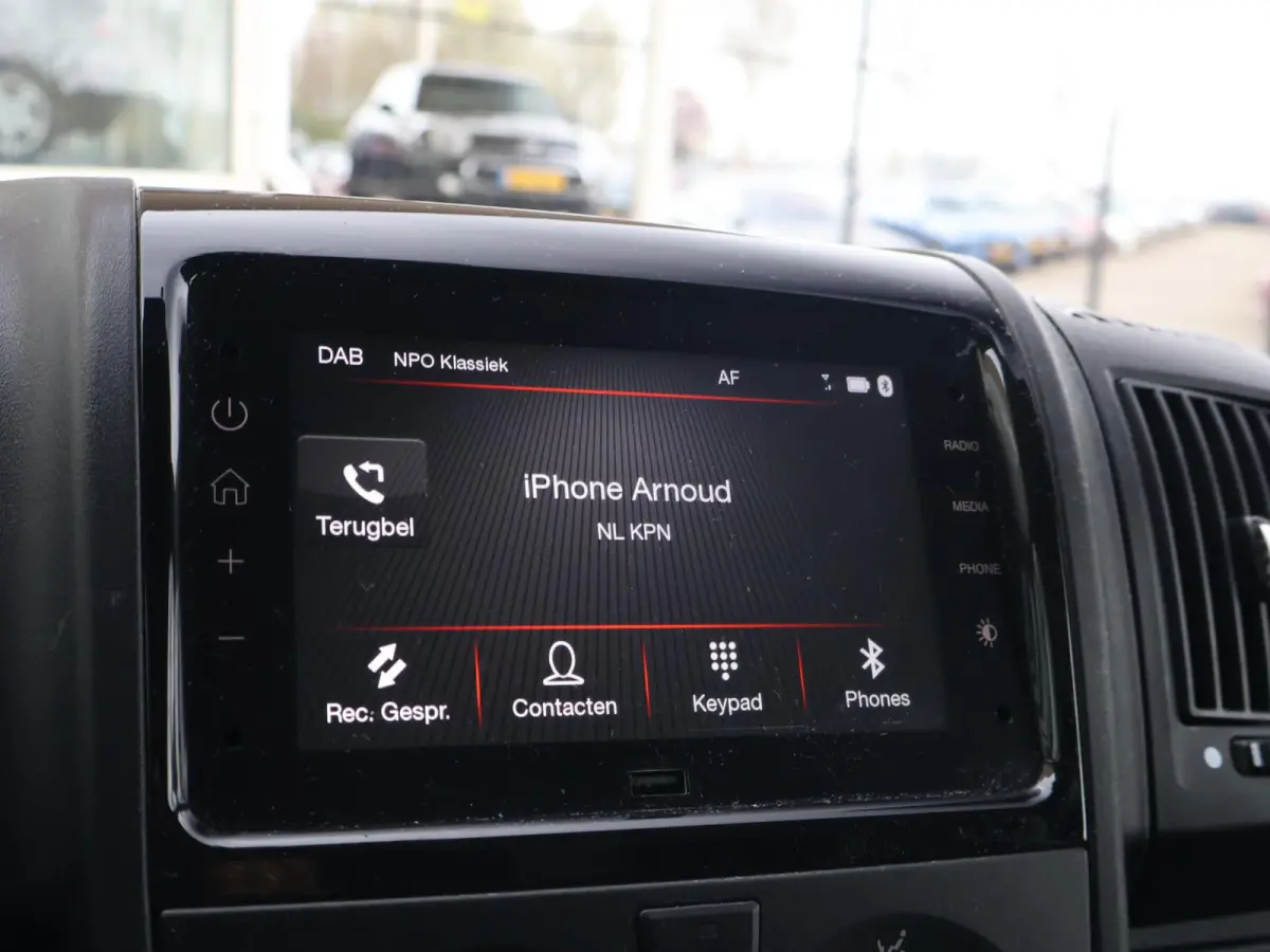 2.2D 120 L3H2 + APPLE CARPLAY | ANDROID AUTO | CAMERA | SIDEBARS | CRUISE | GEVEERDE STOEL