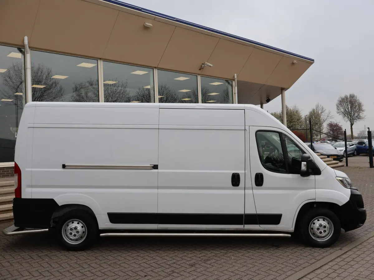 2.2D 120 L3H2 + APPLE CARPLAY | ANDROID AUTO | CAMERA | SIDEBARS | CRUISE | GEVEERDE STOEL
