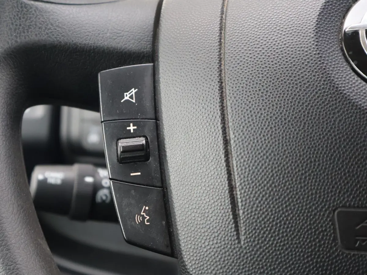 2.2D 120 L3H2 + APPLE CARPLAY | ANDROID AUTO | CAMERA | SIDEBARS | CRUISE | GEVEERDE STOEL