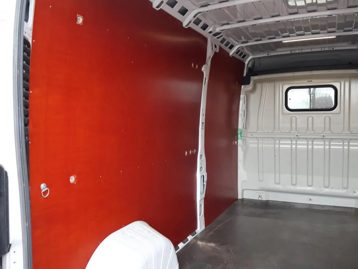 2.2D 120 L3H2 + APPLE CARPLAY | ANDROID AUTO | CAMERA | SIDEBARS | CRUISE | GEVEERDE STOEL