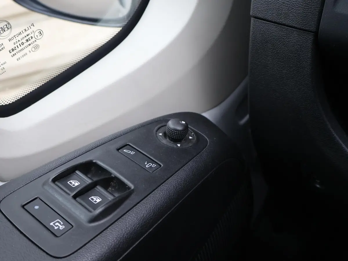 2.2D 120 L3H2 + APPLE CARPLAY | ANDROID AUTO | CAMERA | SIDEBARS | CRUISE | GEVEERDE STOEL