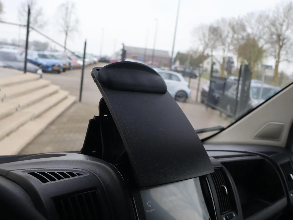 2.2D 120 L3H2 + APPLE CARPLAY | ANDROID AUTO | CAMERA | SIDEBARS | CRUISE | GEVEERDE STOEL